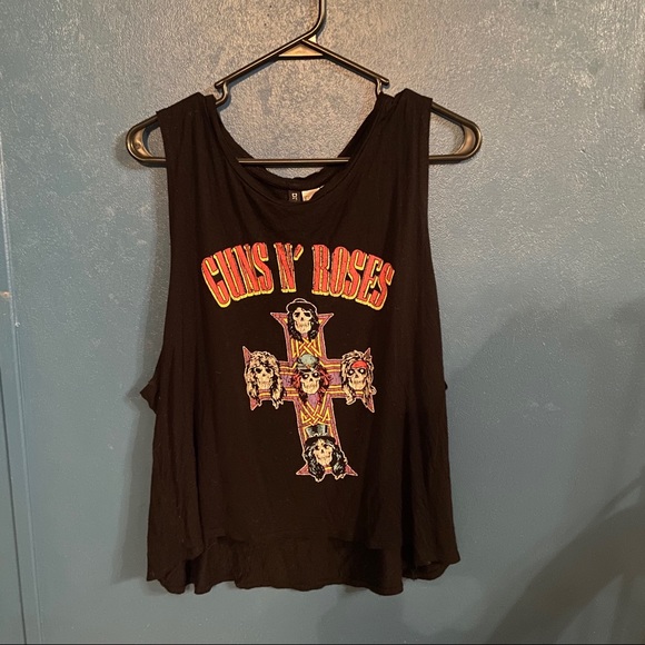 Divided Tops - NWOT Guns N Roses Muscle Tee